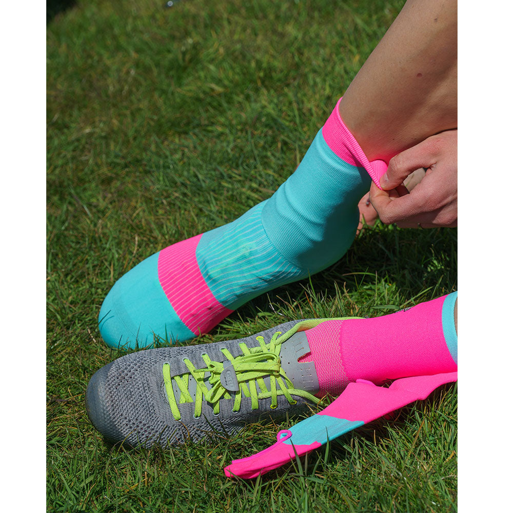 CYCLING BREAKER OVERSOCK: PINK + TURQUOISE