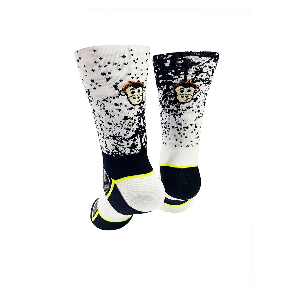 CLASSIC MIST SPORTS SOCKS: WHITE + BLACK