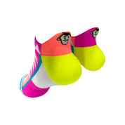 ELITE PYRAMID SPORTS SOCKS: WHITE FLURO