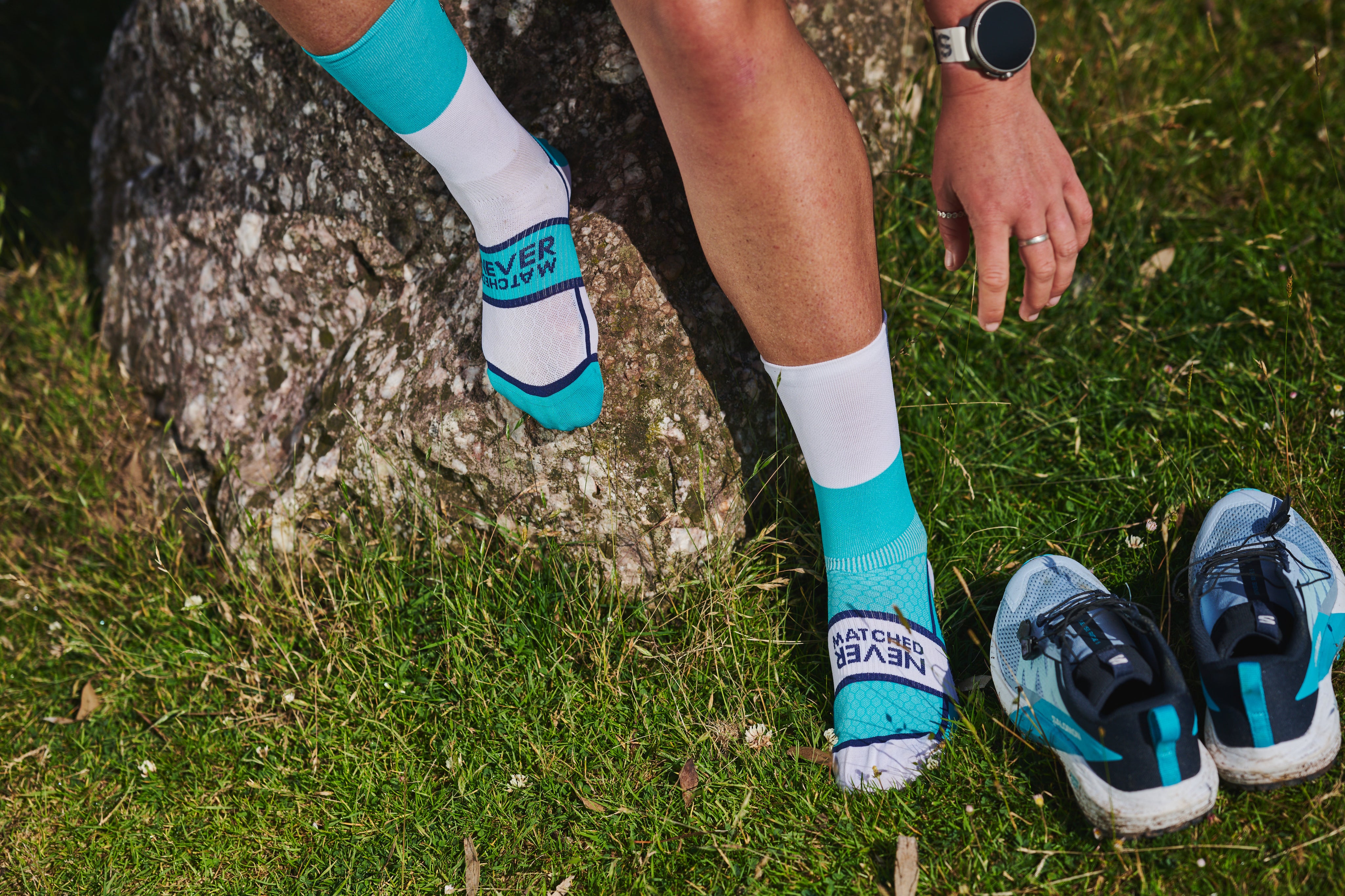 PODIUM BLOCK SPORTS SOCKS: TURQUOISE + WHITE