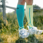 Victory Compression Running Socks: Yellow + Blue